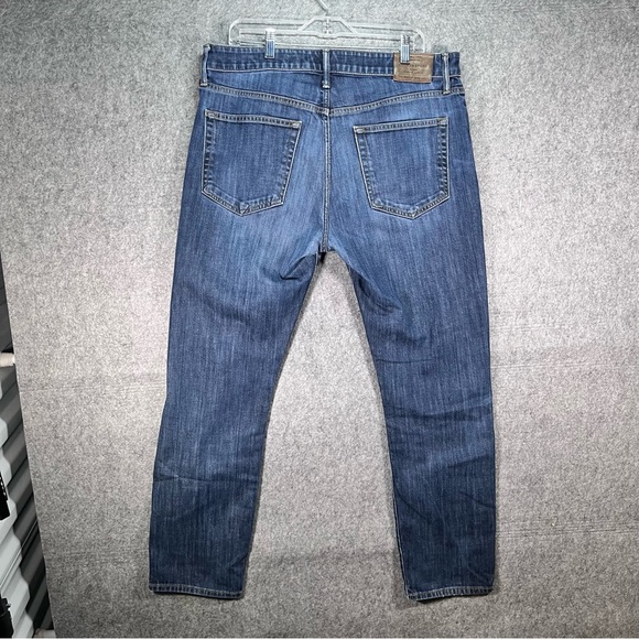 Lucky Brand Jeans Men's Size 36x30 Denim 121 Slim Leg Blue Jeans - Picture 2 of 7